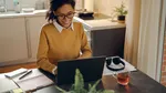 Cât de productivi (mai) sunt angajații care lucrează de acasă? Ce se întâmplă când aceștia vin la birou