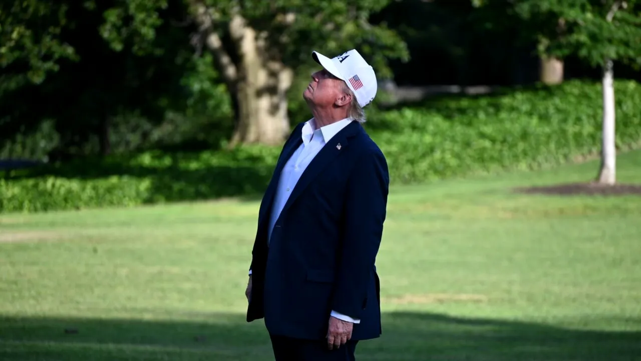 Trump denunță deficitul comercial în relațiile Statelor Unite cu Japonia și Coreea de Sud /Ce TARIFE le impune celor două țări