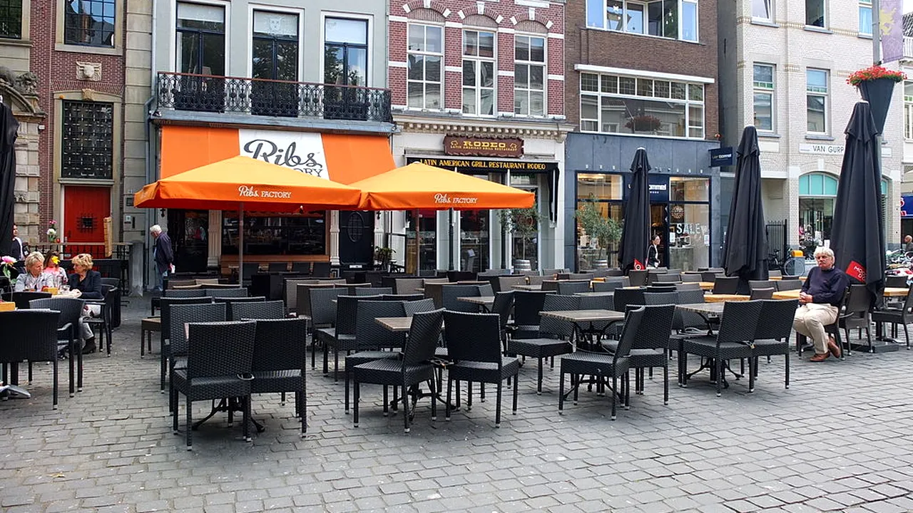 Florin Cîțu respinge propunerile HoReCa! Când se redeschid restaurantele la capacitate maximă