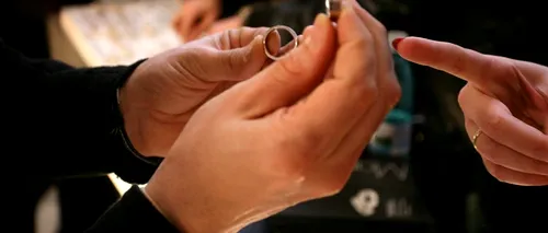 Un inel a ajuns pe mâna proprietarei lui după mai bine de 40 de ani