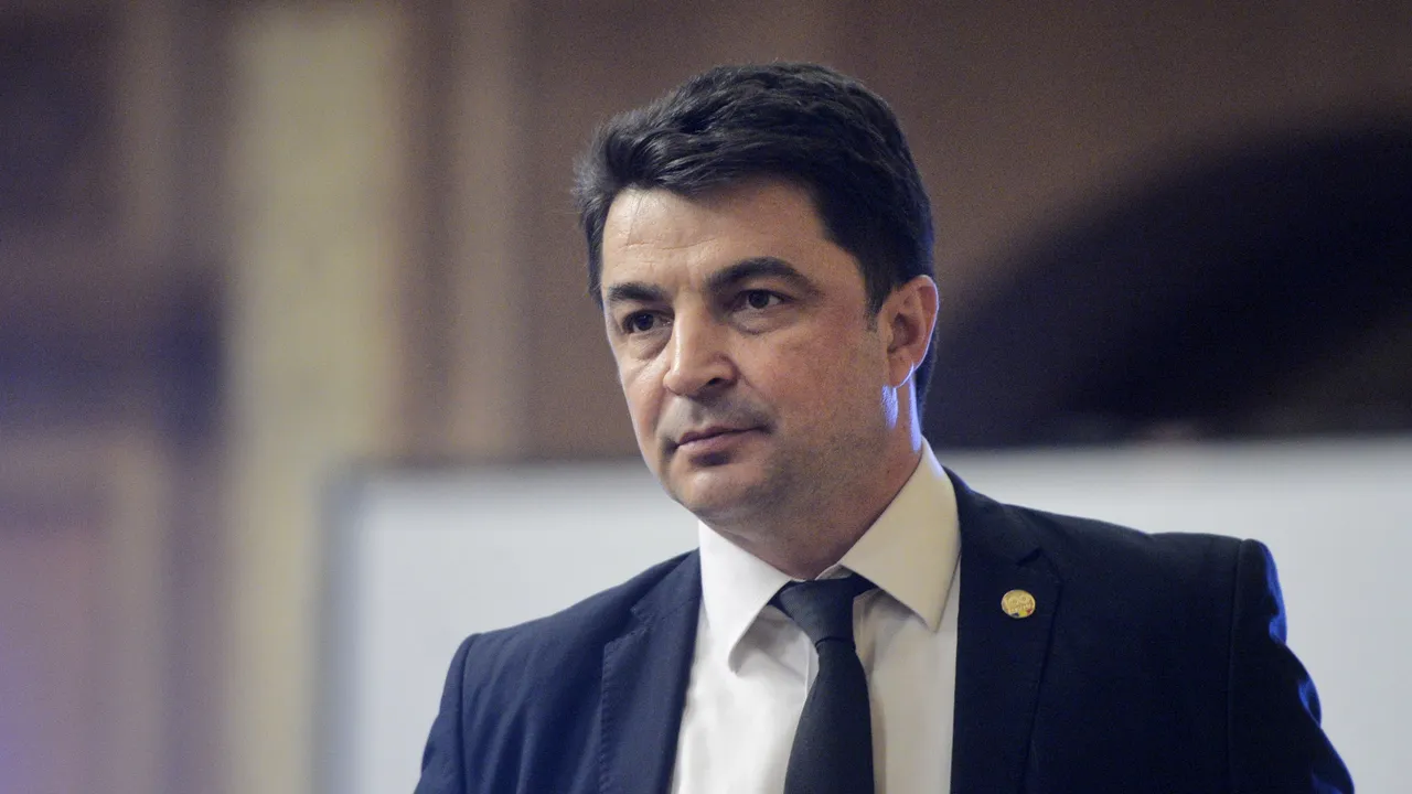Ministerul Culturii vrea o lege prin care statul ar putea interveni asupra clădirilor istorice, fără acordul proprietarului: „Am pornit în momentul în care am fost acuzat că s-a prăbușit tavanul unei clădiri