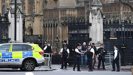 Atac cu acid în Londra. Două persoane spitalizate după ce au fost atacate cu o substanță otrăvitoare 