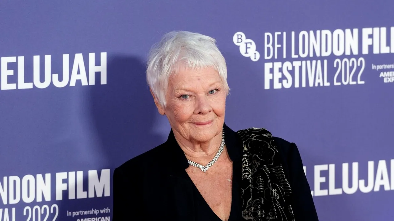 JUDI DENCH spune că actoria „a devenit imposibilă” pe fondul pierderii vederii: „Trebuie să găsesc o mașină care să mă învețe replicile”