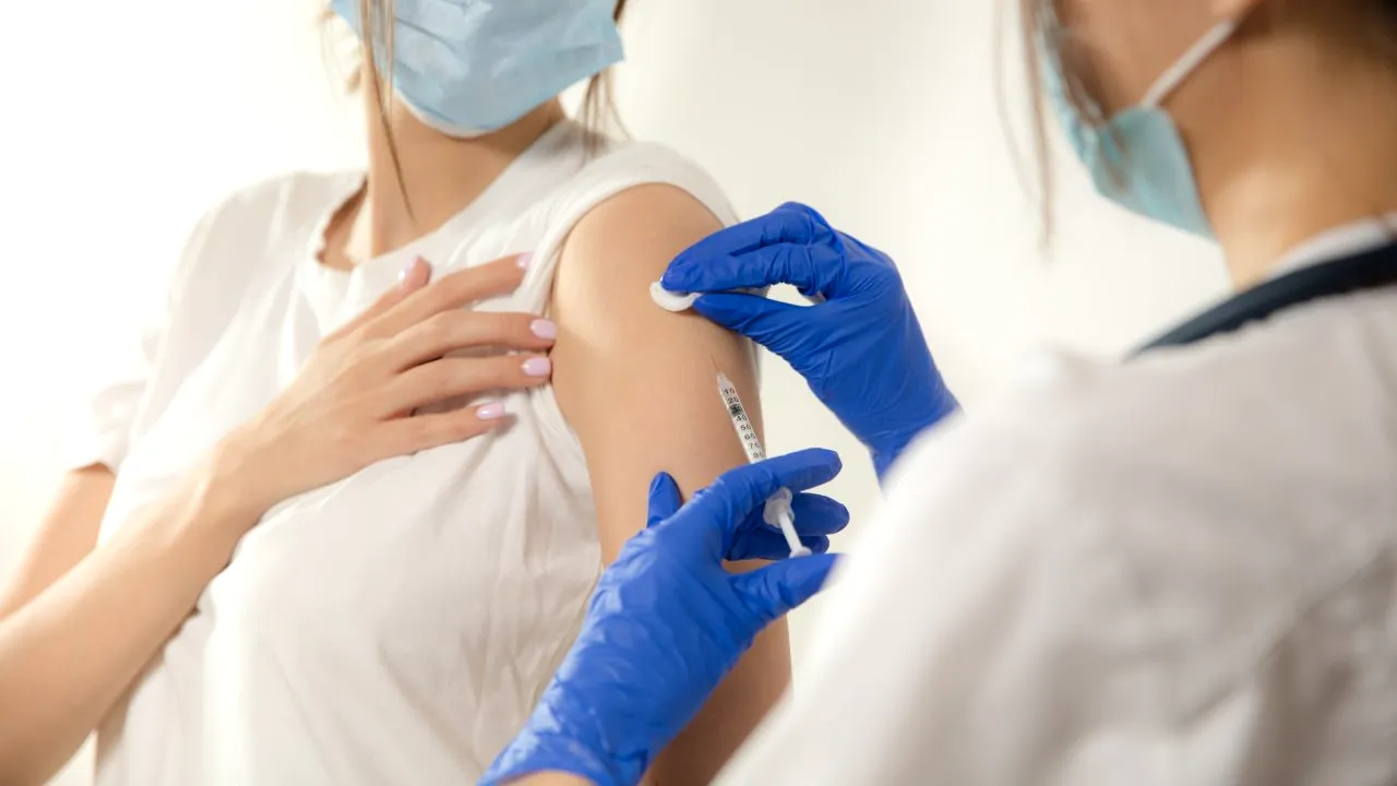 Vaccinare la serviciu în București. Peste 500 de persoane se află pe listele de așteptare