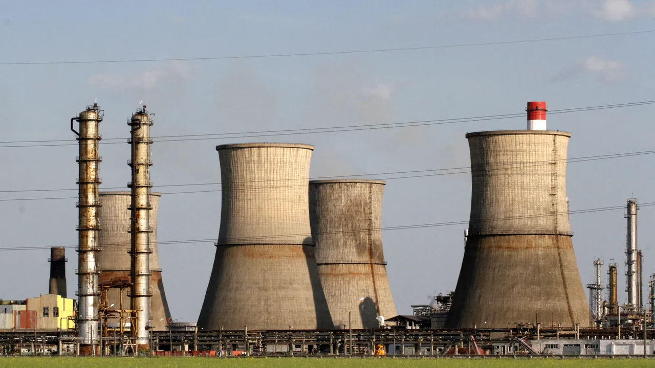 Lukoil amenință cu închiderea rafinăriei de la Ploiești. Vicepreședinte: 