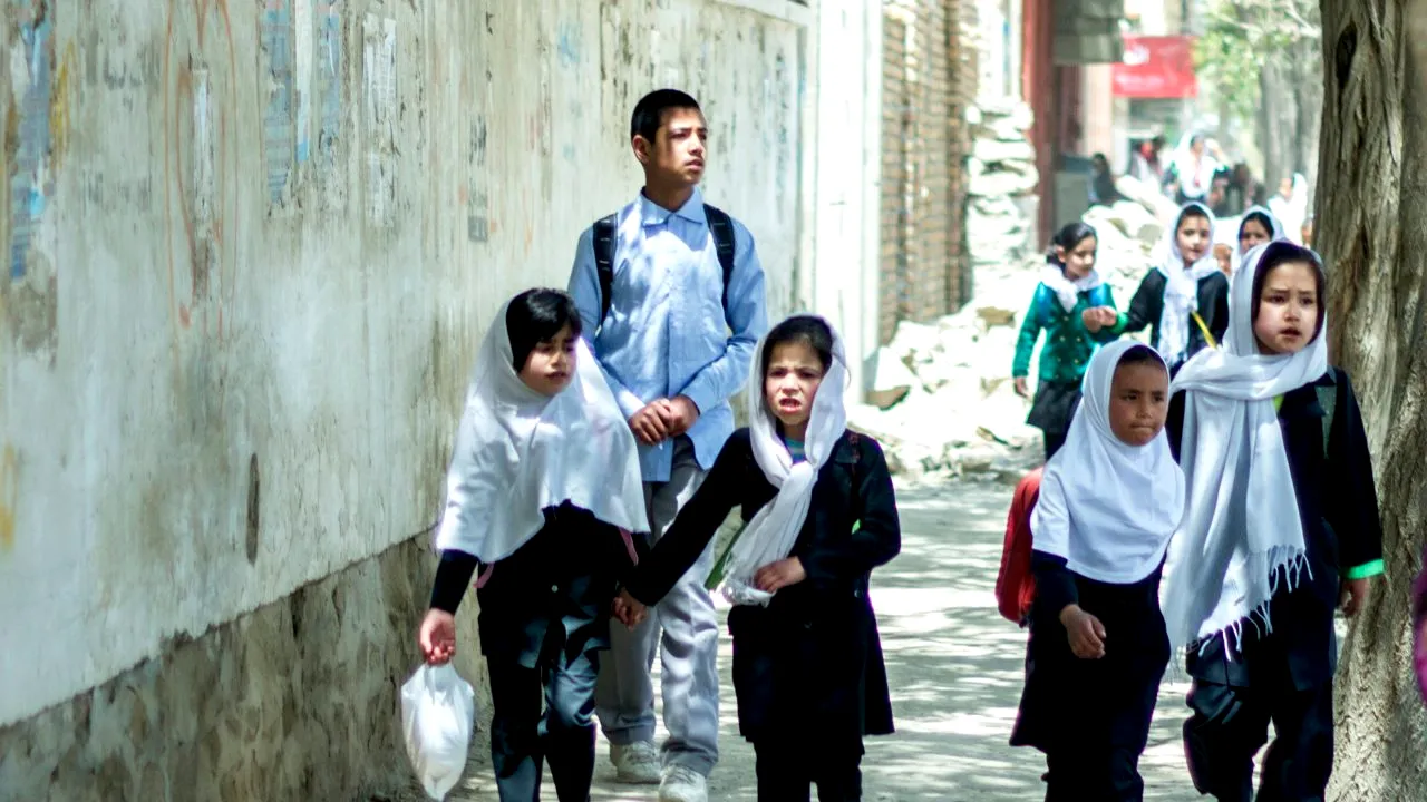 Situație îngrijorătoare în zonele de conflict: Numărul copiilor răpiți și violați a crescut dramatic în 2020