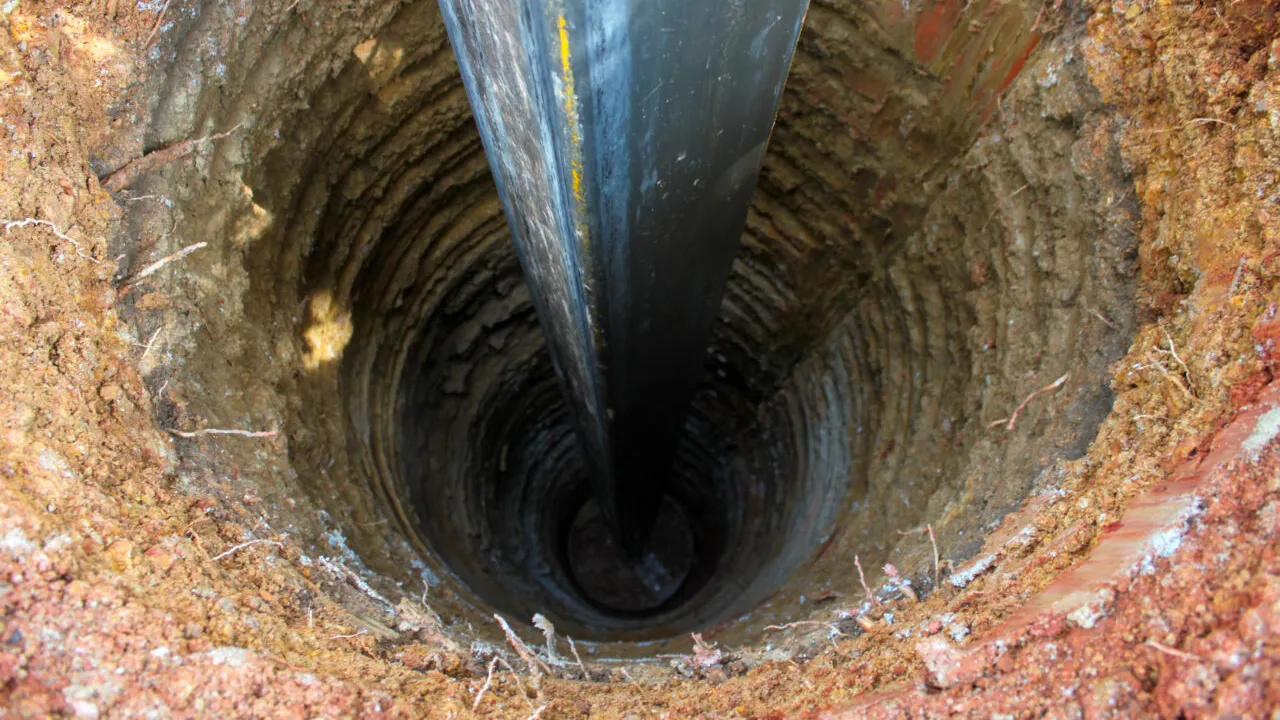 Au mers să caute hidrocarburi. Ce au descoperit la 1 km adâncime ar putea SALVA omenirea