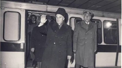 Motivul amuzant pentru care Ceaușescu nu a vrut scări rulante la metrou. „Ce ne trebuie nouă EXCAVATOARE aici?