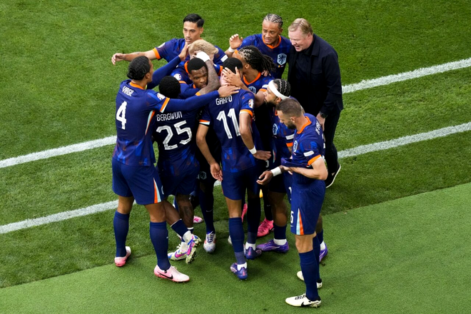 Olandezii sărbătoresc primul gol. Sursa Foto: Profimedia 