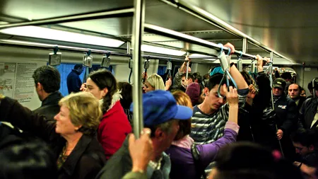 Anunț pentru românii care au achiziționat SMS-uri pentru accesul în metrou. Până când sunt valabile