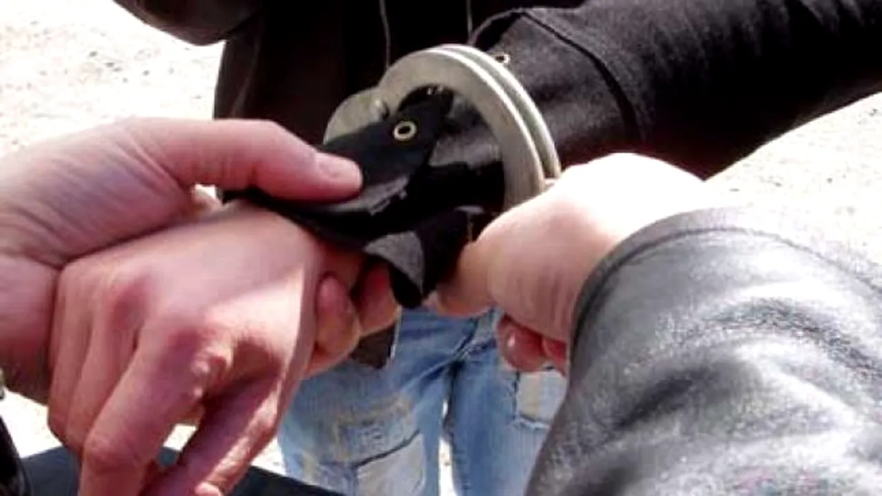 CRUZIME. Ce pedepse au primit patru indivizi care au violat o femeie în fața soțului. Fapta i-a îngrozit chiar și pe anchetatori!