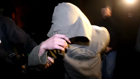 Anchetă blocată în cazul polițiștilor ce aveau mistreți braconați în portbagajul mașinii de serviciu: S-au îmbolnăvit și sunt în spital