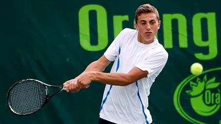 Tenisul i-a cucerit inima, l-a dus față în față cu Federer și l-a făcut să uite de preoție: „Îmi puneam un prosop pe spate și țineam un fel de slujbă. La 6 ani, voiam să fiu preot