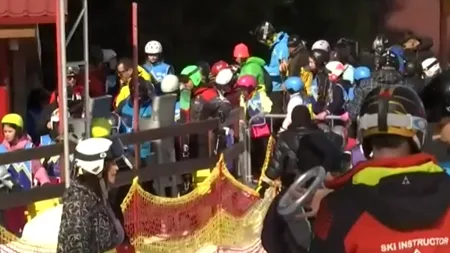 Turiștii dau o fugă la MUNTE, pentru a prinde ultima zăpadă pe pârtii înainte de venirea primăverii. Care e situația în Poiana Brașov