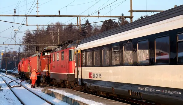 <span style='background-color: #dd9933; color: #fff; ' class='highlight text-uppercase'>ACTUALITATE</span> Accident MORTAL pe magistrala feroviară București-Constanța. Un bărbat a fost lovit de tren între stațiile Basarabi și Dorobanțu