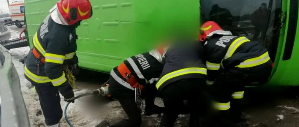 Doi morți după ce un microbuz s-a răsturnat în Suceava. Care este bilanțul răniților. Planul roșu de acțiune, activat!