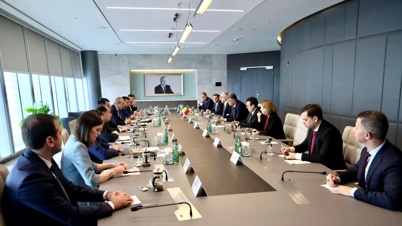 FOTO | Marcel Ciolacu, vizită în Azerbaidjan: „Noile proiecte de energie vor conduce colaborarea noastră la un nivel superior”
