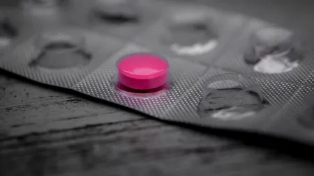 8 ȘTIRI DE LA ORA 8. Un gigant farmaceutic din SUA dezvoltă pastila anti-COVID în Irlanda, după ce a eșuat cu două vaccinuri