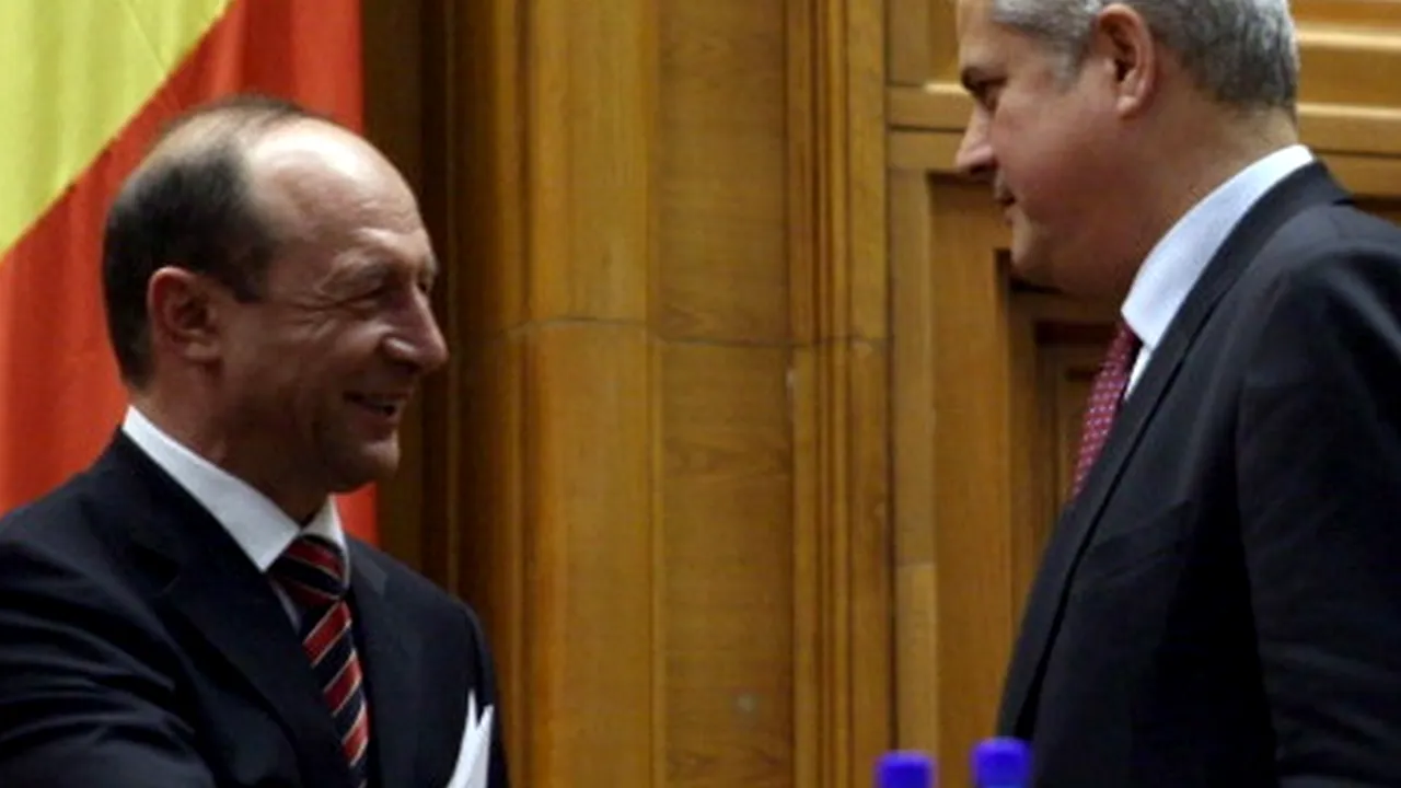 Adrian Năstase îl atacă pe Traian Băsescu: „Se plânge acum când trebuie să meargă în fața instanței de judecată