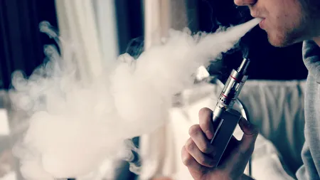 „Fabrica de vise”: Percheziții la persoane ce vindeau dispozitive de vapat și prăjituri cu substanțe psihoactive / Elevii, principalii consumatori