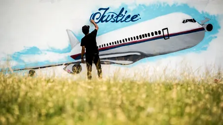 De ce s-a prăbușit cursa MH 17. PRIMELE DATE din cutiile negre