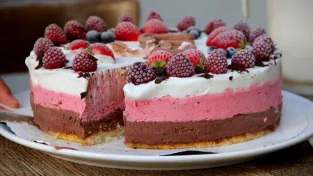 Cum se taie tortul. Metoda corectă din punct de vedere științific