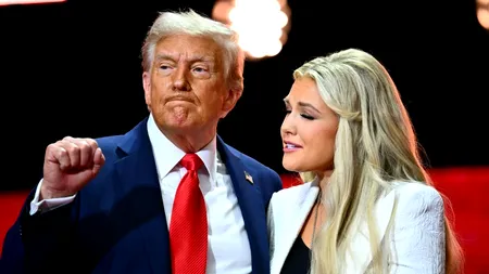 Ceremonie grandioasă la FUNERALIILE lui Charlie Kirk. A participat întreaga conducere a SUA. Trump și Vance, discursuri alături de văduva lui Kirk