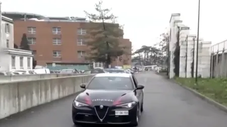 Planul DIABOLIC prin care un italian a vrut să se răzbune pe un bărbat care îi fura coletele lăsate de curier în holul blocului