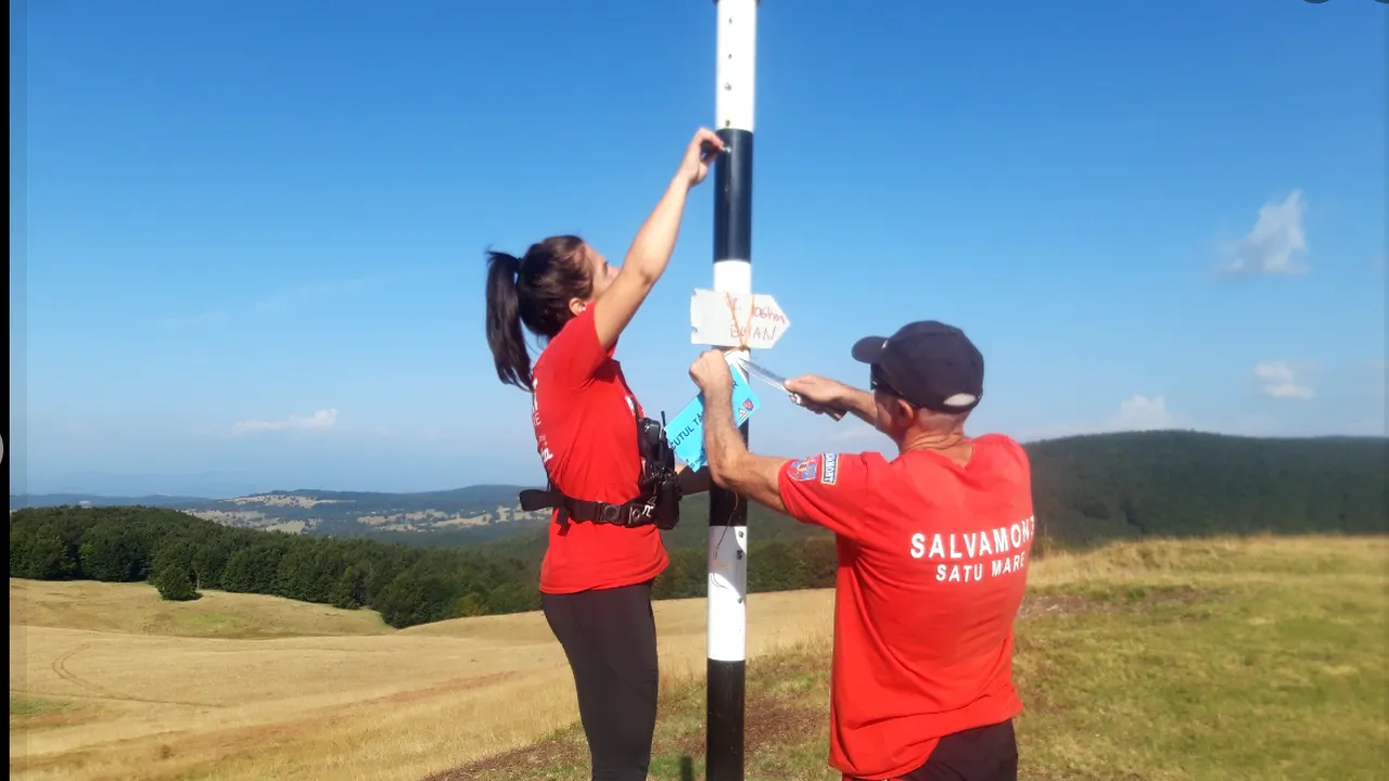 Salvamontiștii din Satu Mare, SCANDALIZAȚI că „pseudo-turiști” au vandalizat mai multe indicatoare: „Cât de cretin trebuie să fii?”