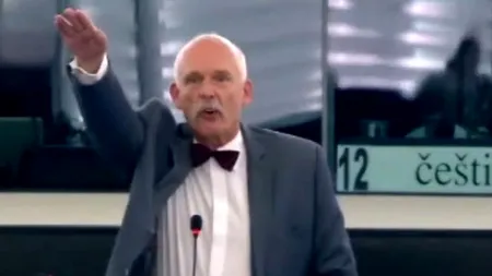 Un eurodeputat polonez a folosit salutul nazist în Parlamentul European