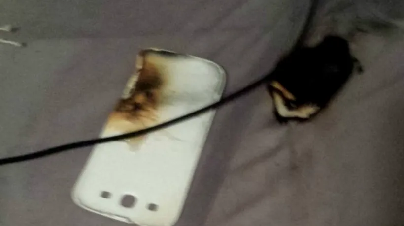 Un Samsung Galaxy S3 a explodat din senin în timp ce se afla la încărcat. FOTO