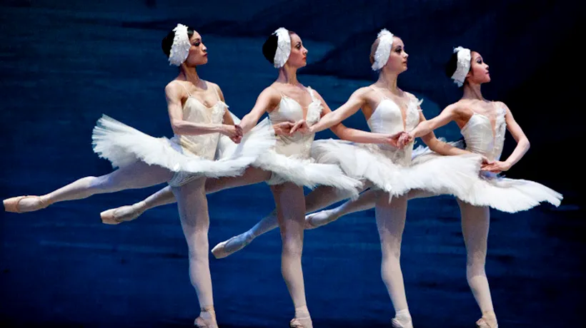 Baletul pe Gheață din Sankt Petersburg aduce la București spectacolul Lacul lebedelor