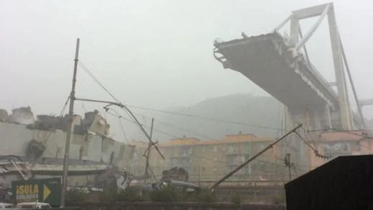 Un pod rutier S-A PRĂBUȘIT în apropiere de Genova. Ministrul Transporturilor: O TRAGEDIE cu cel puțin 38 de morți, printre care și doi români