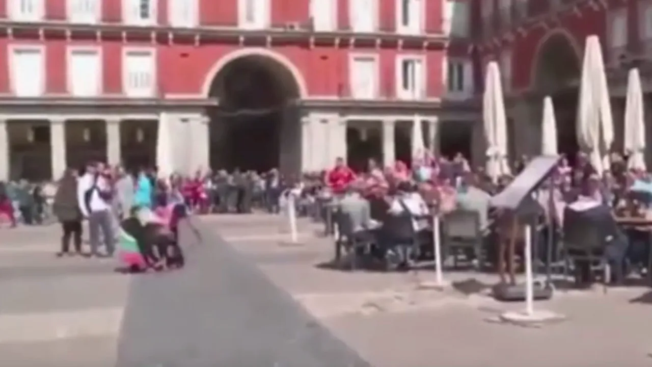 Femeile roma umilite de fanii PSV în Madrid: 