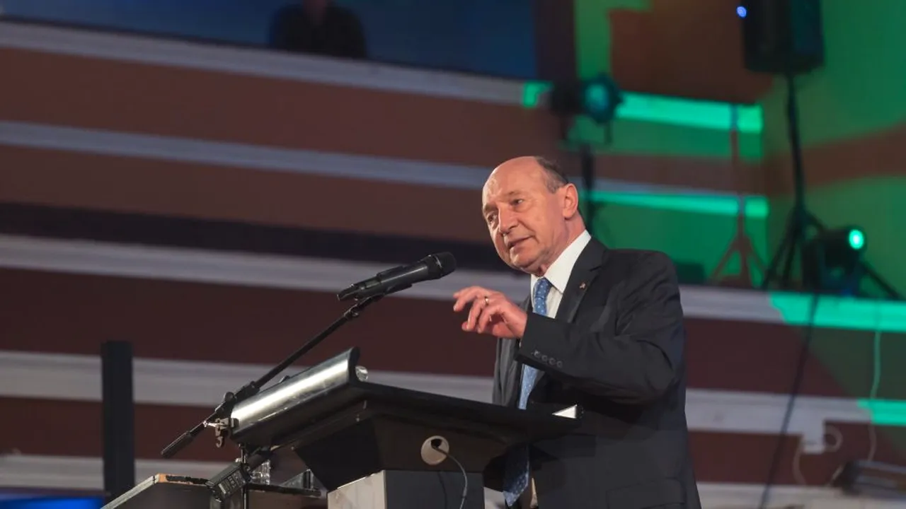 Băsescu demontează, punct cu punct, restricțiile impuse de Iohannis. Închiderea piețelor și a școlilor, o decizie greșită!