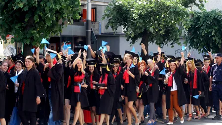 Academia Română vrea să oblige absolvenții de facultăți să lucreze câțiva ani pentru România. Studenții se revoltă și acuză 