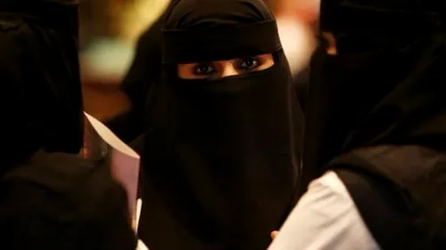 Opt lucruri pe care femeile din Arabia Saudită nu le pot face decât cu permisiunea bărbaților