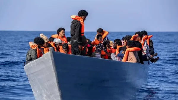 The Telegraph: Peste 50.000 de migranți ilegali și infractori străini au dispărut din evidențele autorităților britanice