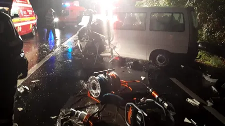 Accident grav în Hunedoara. Doi morți și doi răniți, după ce un microbuz s-a ciocnit cu un TIR 
