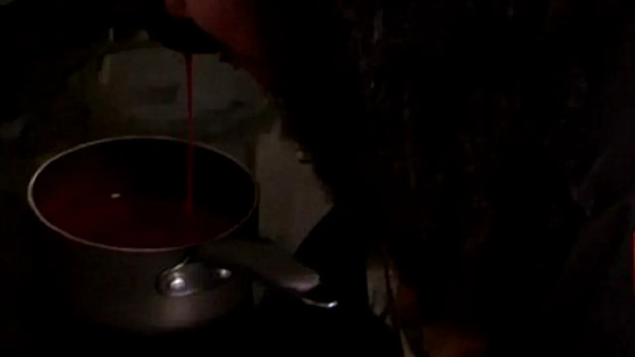 VIDEO: Obiceiul acestei femei îi uimește pe toți oamenii obișnuiți