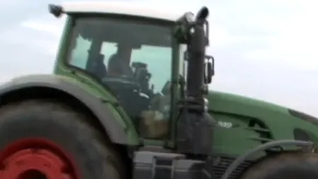 Cât câștigă un tractorist. Suma poate părea greu de crezut, dar este reală