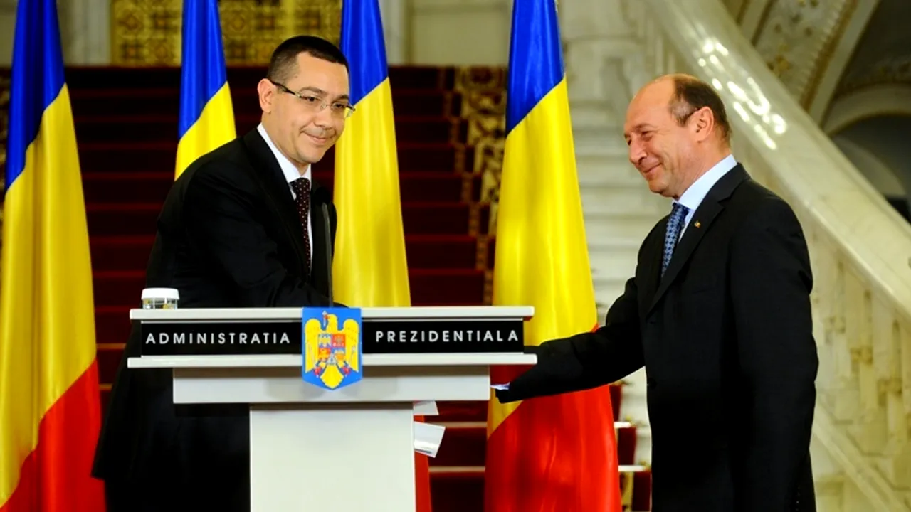 EXCLUSIV Cum descrie printr-un singur gest Victor Ponta relația cu Traian Băsescu. PLUS Ce spune Adrian Năstase