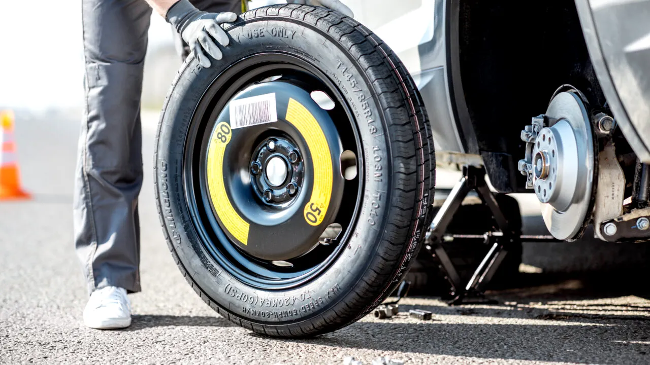 Este obligatoriu sau nu să ai roată de rezervă la mașină. Ce prevede legea