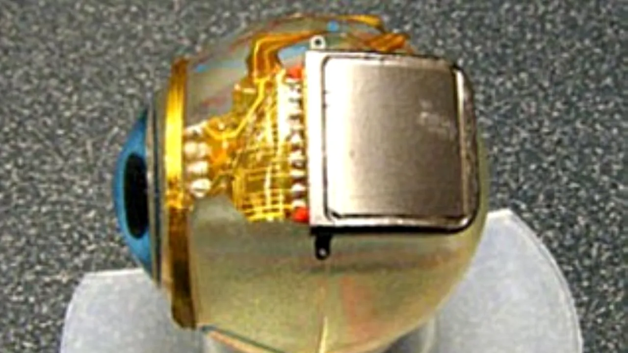 Acum se poate. Cipul bionic care i-a redat vederea unui britanic