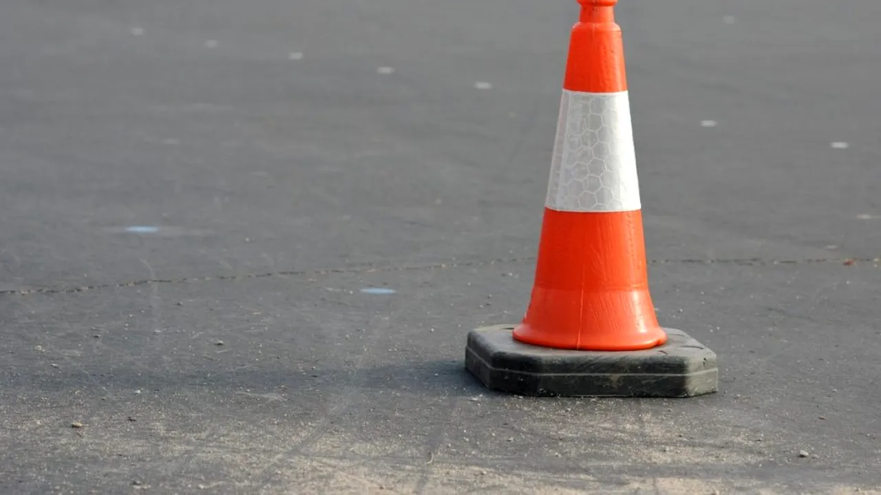 Femeie de 70 de ani, spulberată de o mașină chiar pe trecerea de pietoni!