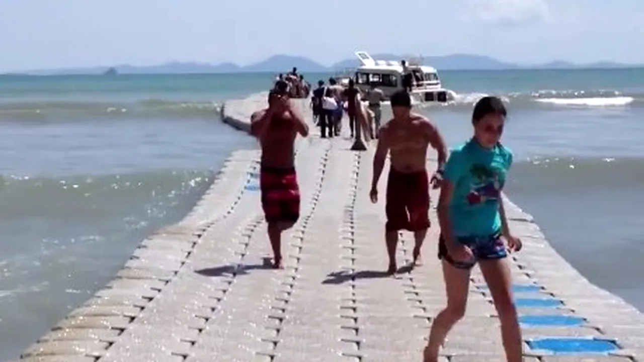 Cum arată trotuarul plutitor, cea mai nouă invenție a chinezilor