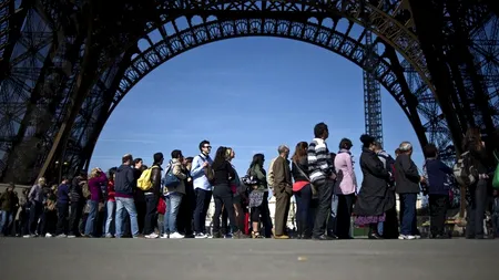 Zece români, arestați în urma unui conflict violent la Paris