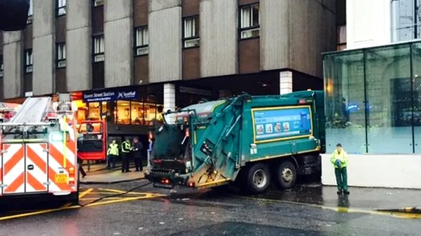 Cel puțin șase morți după ce un camion a intrat într-un grup de pietoni, la Glasgow

