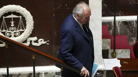 Premierul DEMIS al Franței și-a înmânat demisia lui Emmanuel Macron. Cine sunt potențialii SUCCESORI