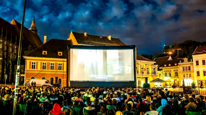Caravana Metropolis, cinematograful nomad cu filme „altfel: ce înseamnă întâlnirea publicului român cu fenomenul open-air cinema. GALERIE FOTO